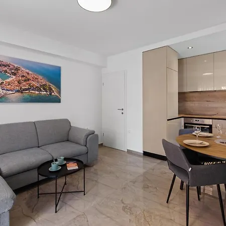 Masha Apartment