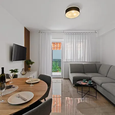 Masha Apartment